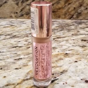 Revolution concealer & define